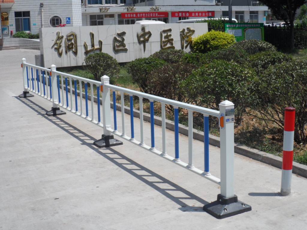 鋁鎂合金公路護(hù)欄LH01901L