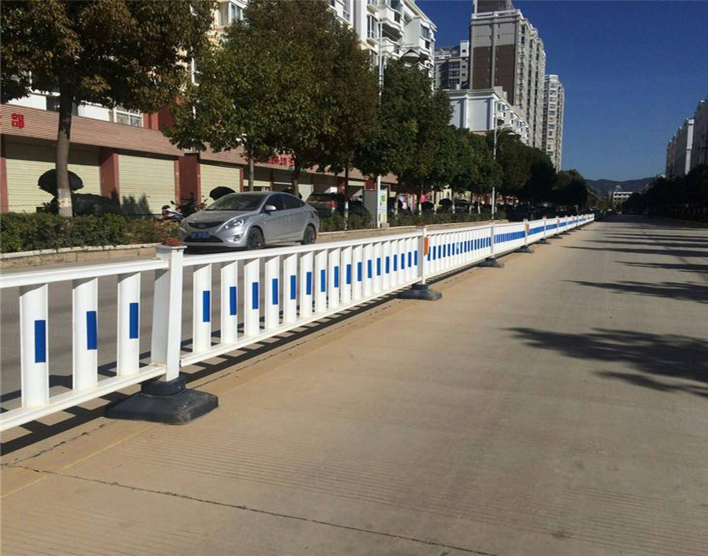 鋁鎂合金公路護(hù)欄LH01901L